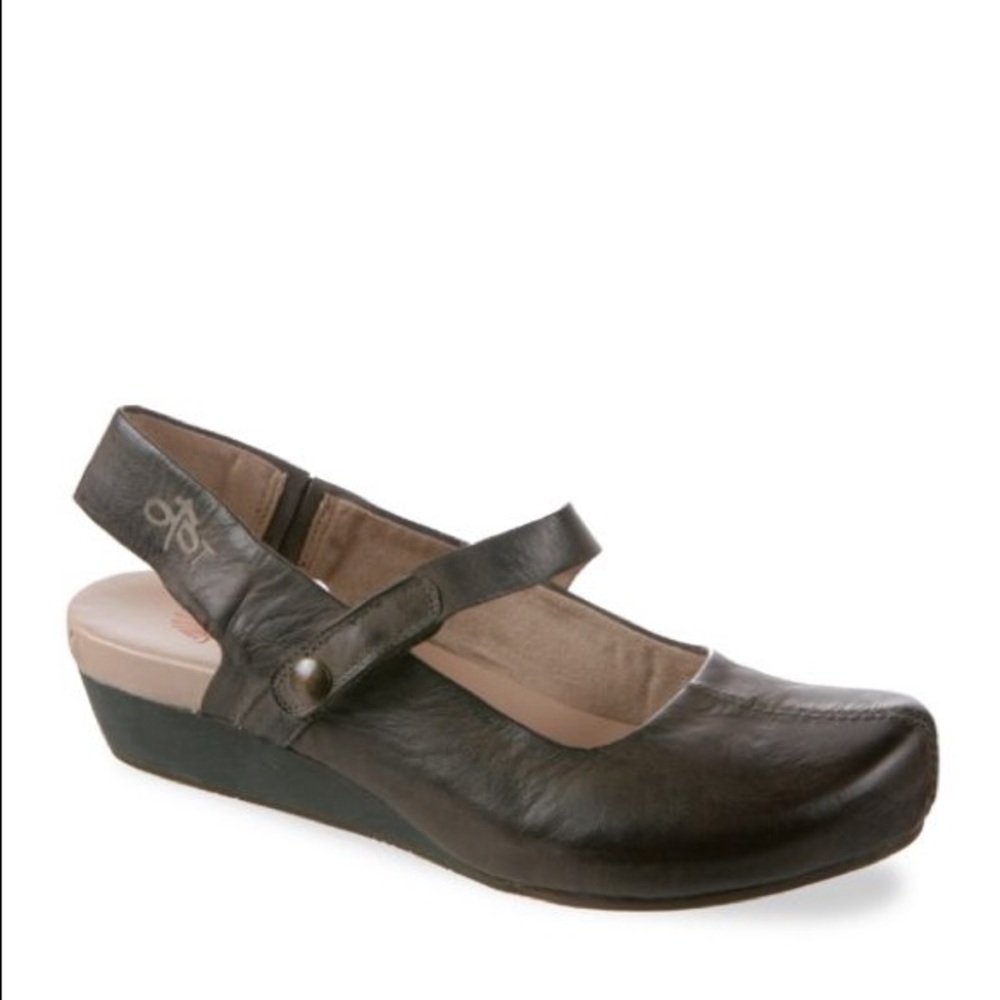 OTBT Springfield Wedge black size 6.5